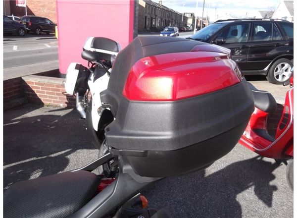 2013 Yamaha XJ6 600 Diversion image 8