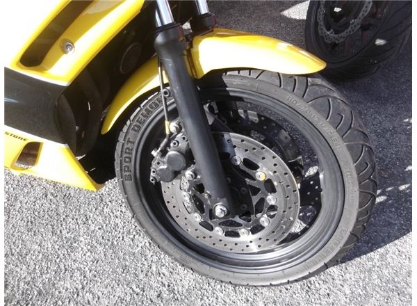 1995 Yamaha FZR600R image 3
