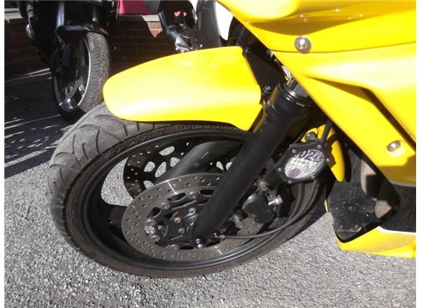 1995 Yamaha FZR600R image 5