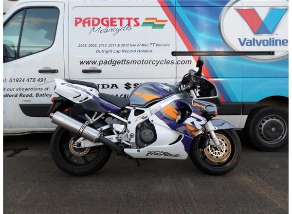 1996 Honda CBR900RR Fireblade image 1