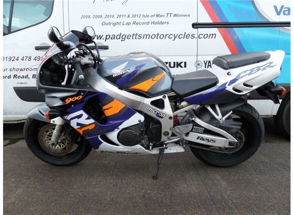 1996 Honda CBR900RR Fireblade image 3