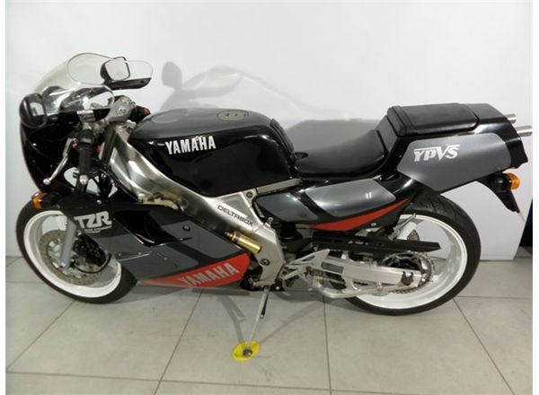 1992 Yamaha TZR250 R image 4