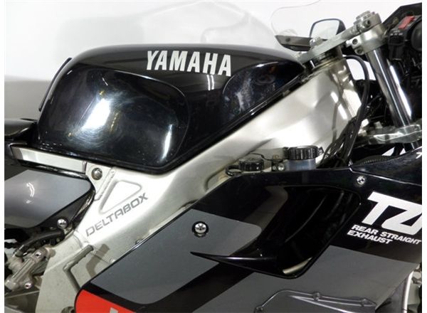 1992 Yamaha TZR250 R image 8