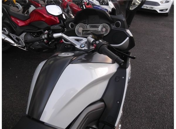 2011 BMW K1600GT image 5