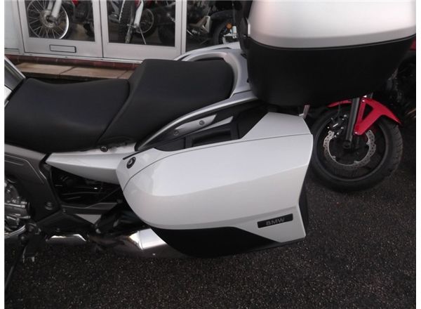 2011 BMW K1600GT image 9