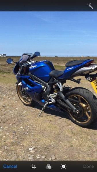 2011 Triumph Daytona 675 7k miles full service image 5