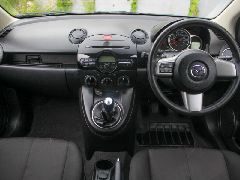 2013 Mazda2 Tamura image 6
