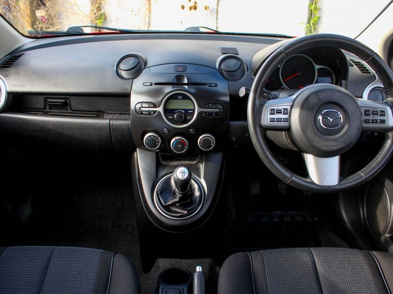 2010 Mazda2 Sport image 6