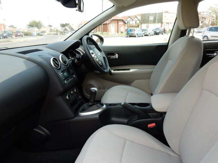 2012 Nissan Qashqai 1.6 5dr image 8