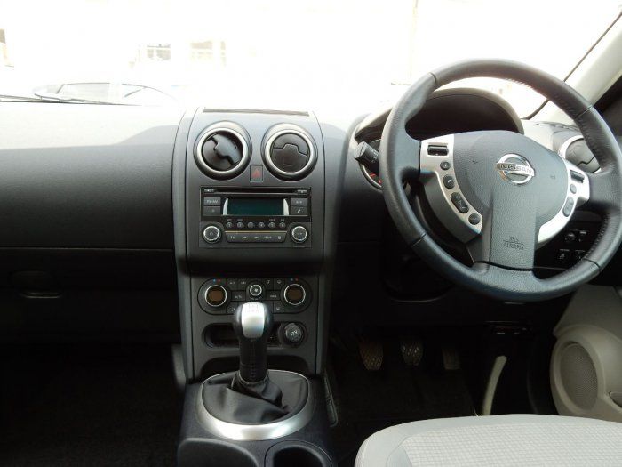 2012 Nissan Qashqai 1.6 5dr image 9