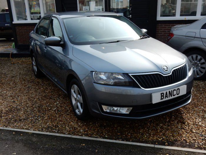 2014 Skoda Rapid 1.6 TDI CR SE 5dr image 2
