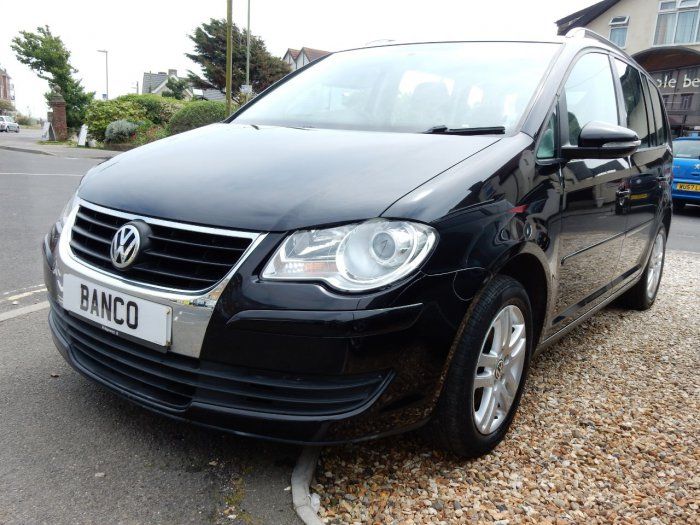 2009 Volkswagen Touran 2.0 TDI SE 5dr image 1