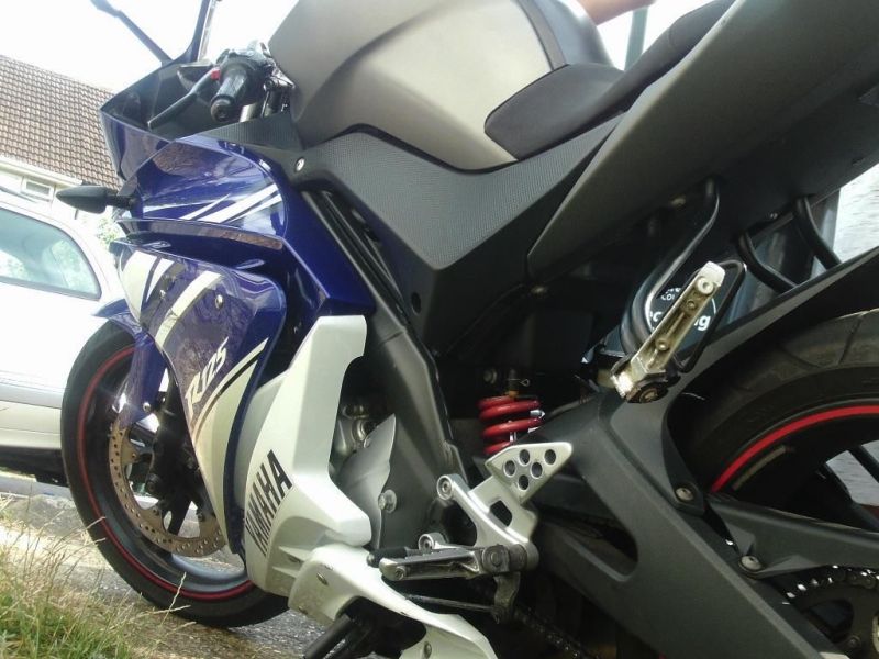 2013 Yamaha YZF R125 image 3