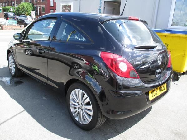 2011 Vauxhall Corsa 1.0 ecoFLEX image 3