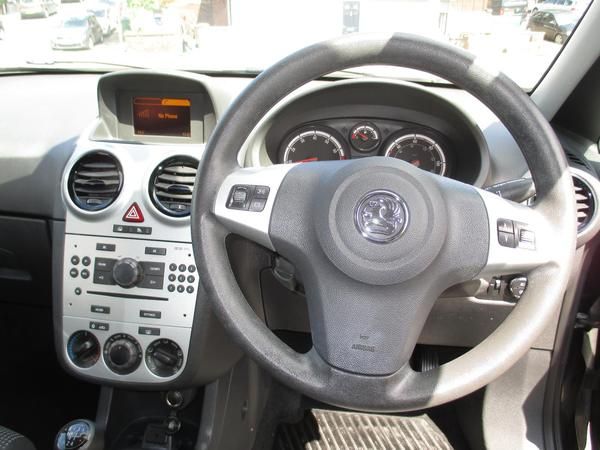 2011 Vauxhall Corsa 1.0 ecoFLEX image 5