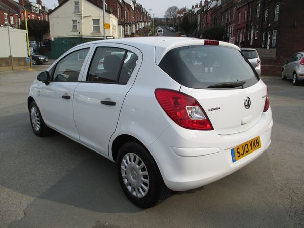2013 Vauxhall Corsa 1.3 CDTi ecoFLEX S image 3