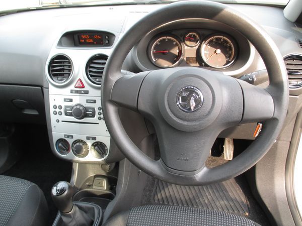 2013 Vauxhall Corsa 1.3 CDTi ecoFLEX S image 6