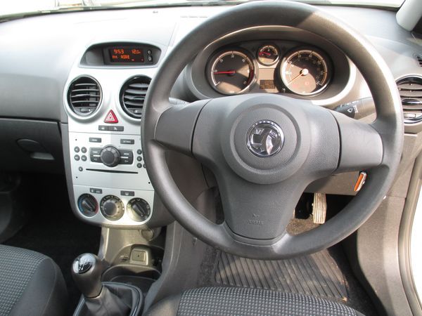 2013 Vauxhall Corsa 1.3 CDTi ecoFLEX S image 6