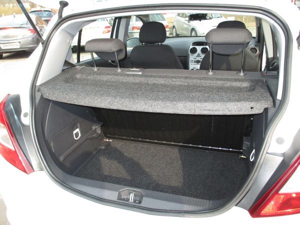 2013 Vauxhall Corsa 1.3 CDTi ecoFLEX S image 9