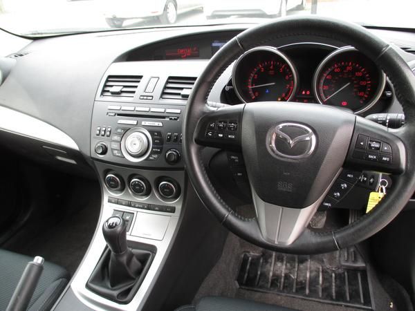 2011 Mazda 3 1.6 Takuya image 8