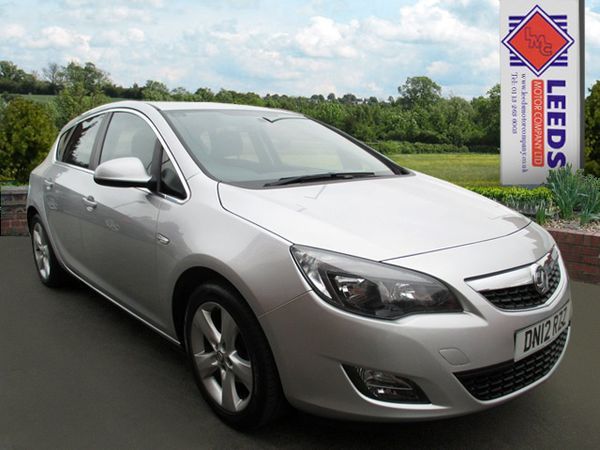 2012 Vauxhall Astra 1.4T 16V image 1