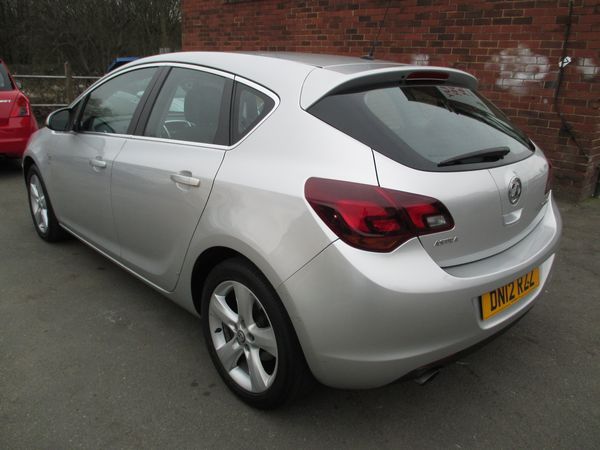 2012 Vauxhall Astra 1.4T 16V image 4