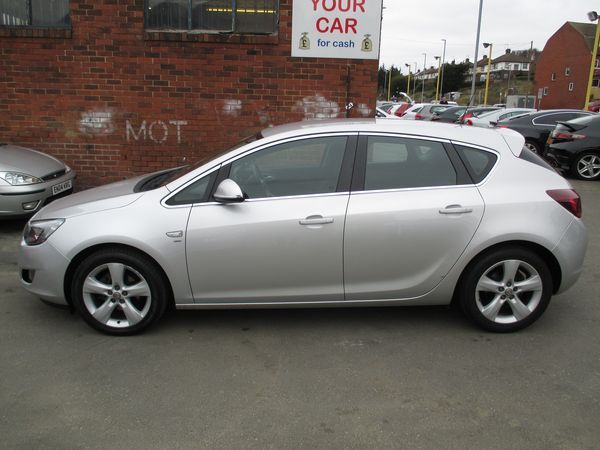 2012 Vauxhall Astra 1.4T 16V image 5