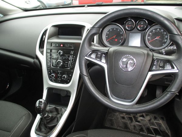 2012 Vauxhall Astra 1.4T 16V image 7