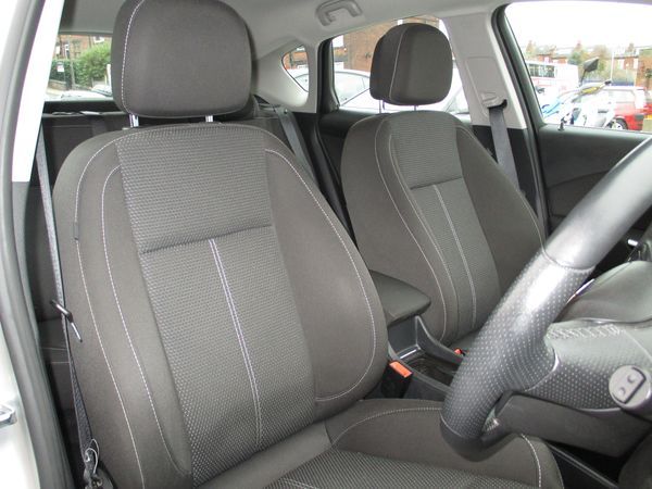 2012 Vauxhall Astra 1.4T 16V image 8