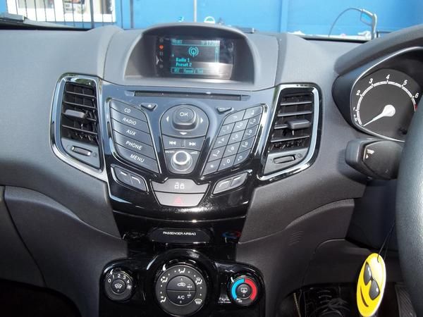 2013 Ford Fiesta 1.25 82 Zetec image 8