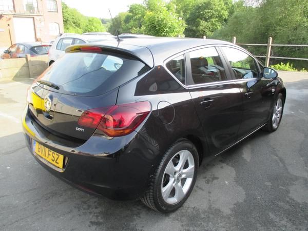2011 Vauxhall Astra 1.7 CDTi 16V image 2