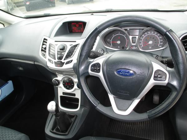 2010 Ford Fiesta 1.6 TDCi image 8