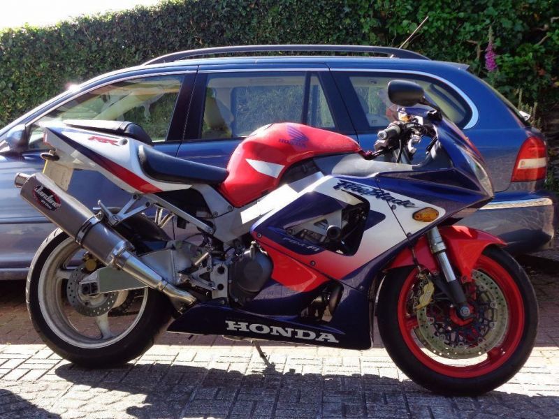 2000 Honda CBR900RR Fireblade image 1