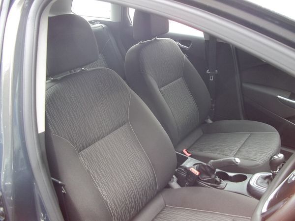 2012 Vauxhall Astra 1.7 CDTi 16V image 6