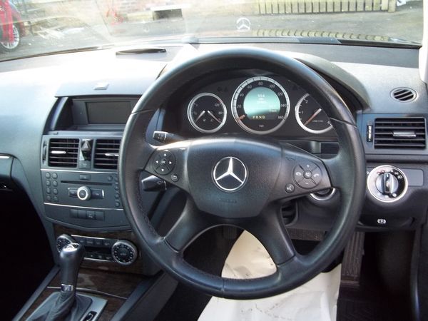 2007 Mercedes-Benz C320 CDI image 8
