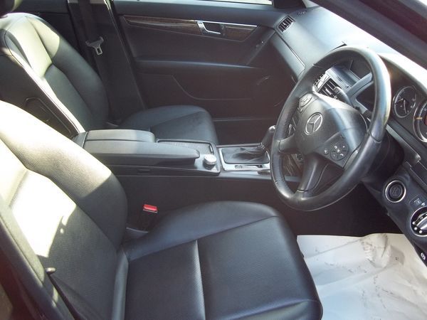 2007 Mercedes-Benz C320 CDI image 9