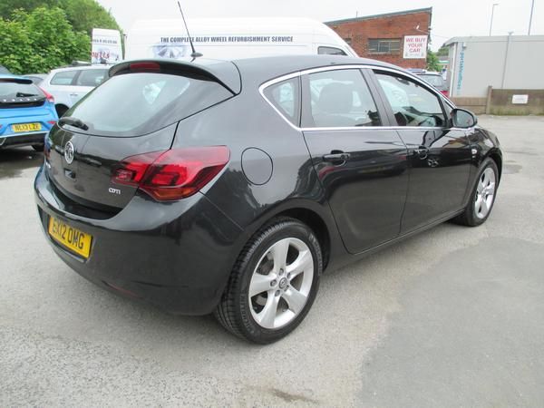 2012 Vauxhall Astra 1.7 CDTi 16V image 2