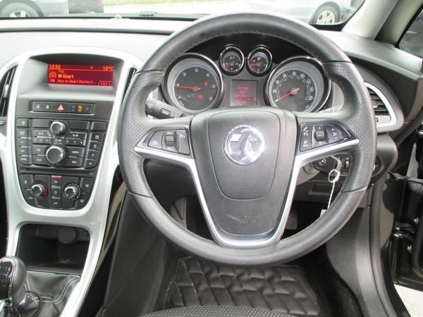 2012 Vauxhall Astra 1.7 CDTi 16V image 5