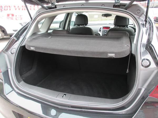 2012 Vauxhall Astra 1.7 CDTi 16V image 8