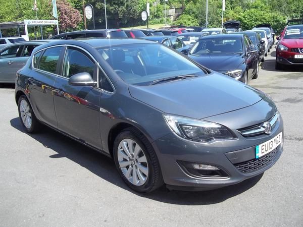 2013 Vauxhall Astra 1.7 CDTi 16V image 3