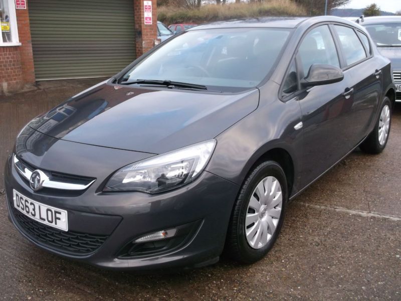 2013 Vauxhall Astra 1.6i 16V 5dr image 1