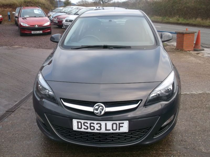 2013 Vauxhall Astra 1.6i 16V 5dr image 4