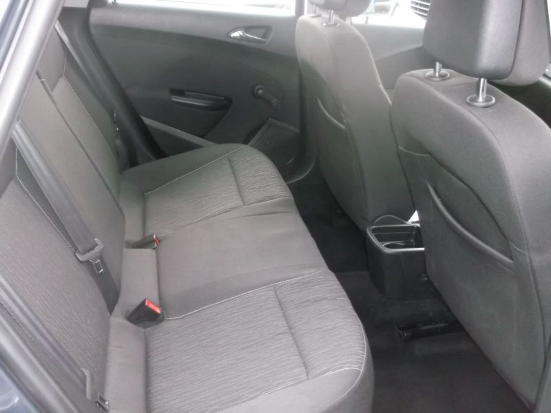 2013 Vauxhall Astra 1.6i 16V 5dr image 7