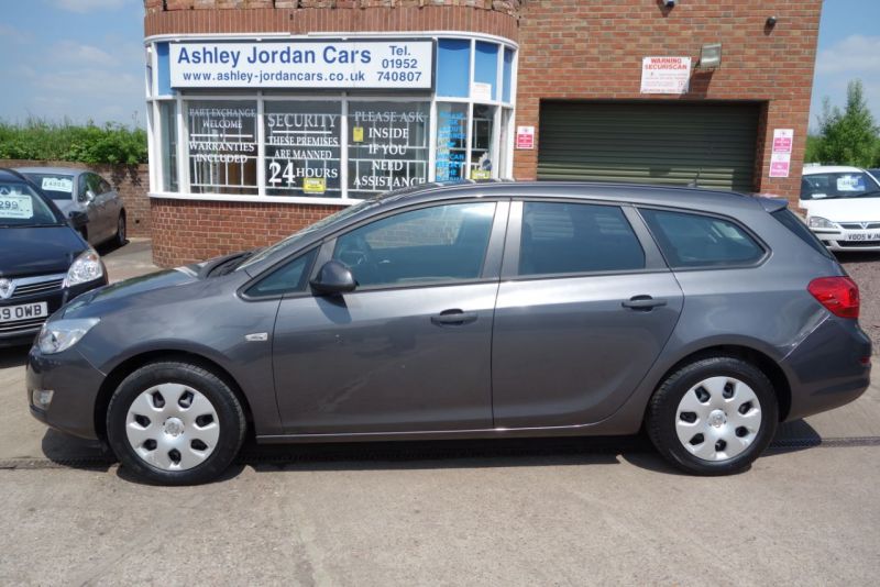 2011 Vauxhall Astra 1.6i 16V 5dr image 2