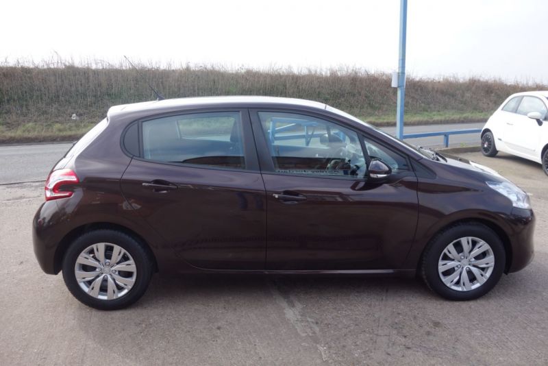 2013 Peugeot 208 1.0 VTi 5dr image 3