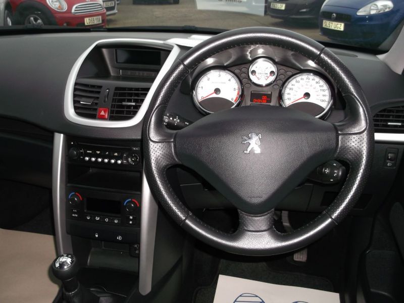 2010 Peugeot 207 1.6 HDi 92 Sport 5dr image 8