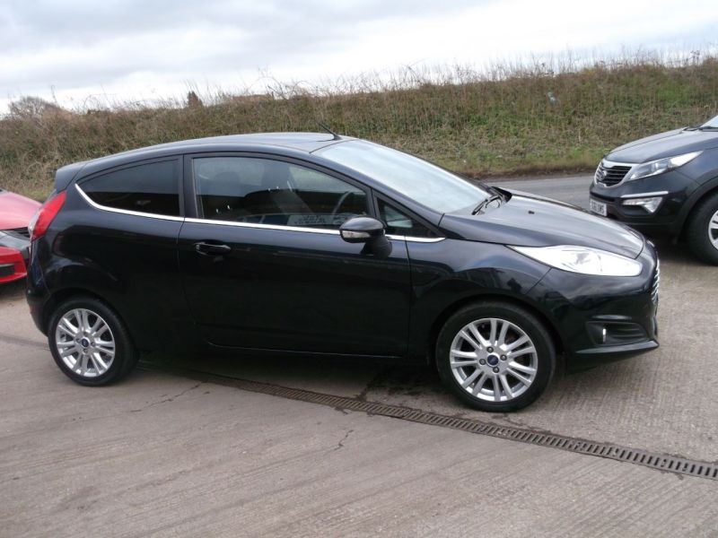 2013 Ford Fiesta 1.0 Zetec 3dr image 3