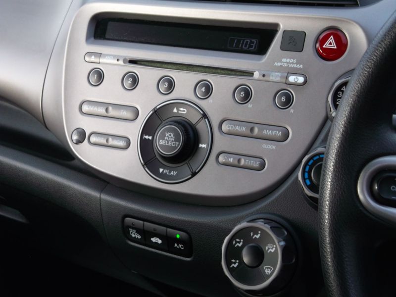 2009 Honda Jazz 1.4 i-VTEC ES 5dr image 8