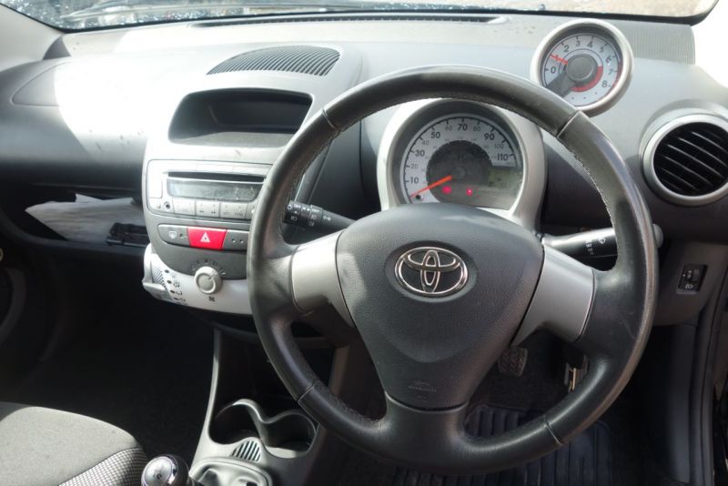 2013 Toyota Aygo 1.0 VVT-i 5dr image 6