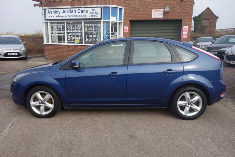 2009 Ford Focus 1.6 Zetec 5dr image 2